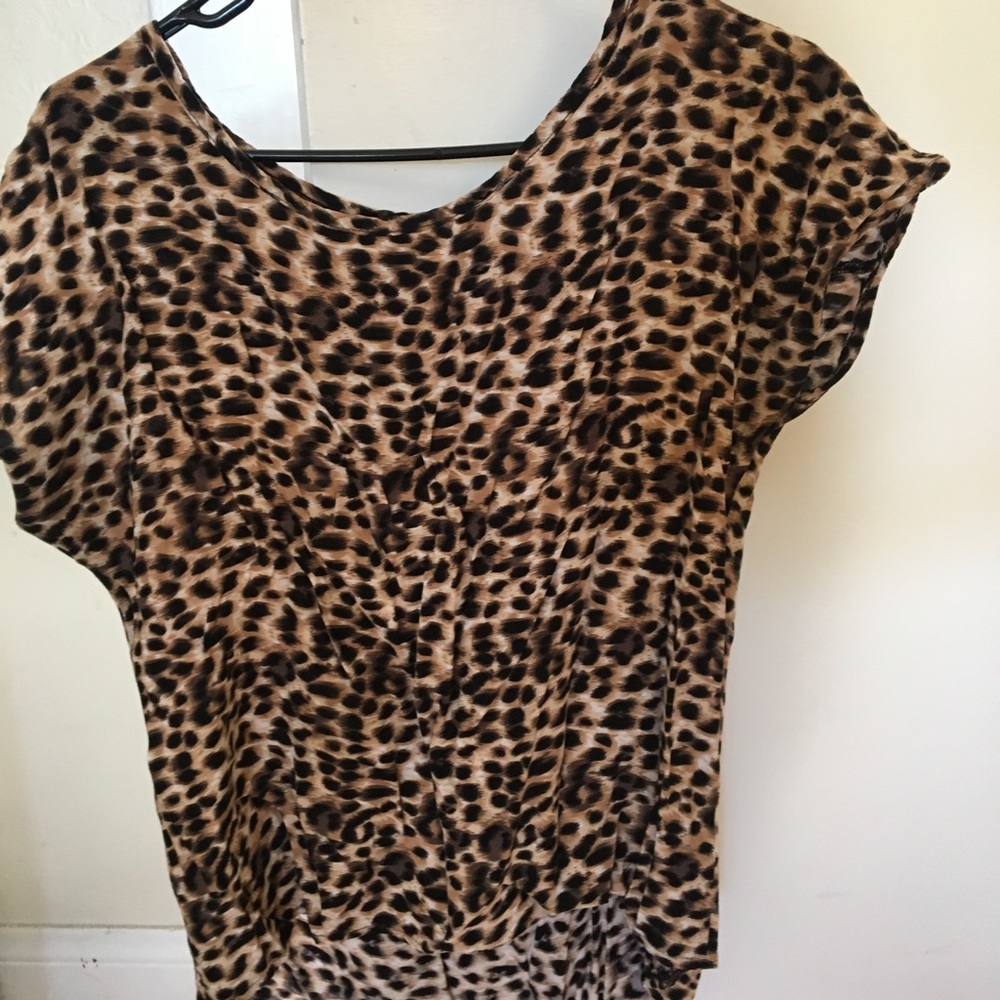 Casual corner- Cheetah print short sleeve shirt